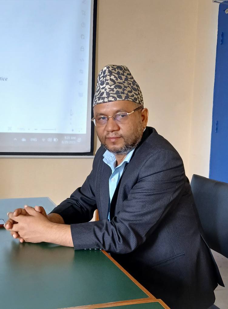 जेठमा चुनाव सार्नु उपयुक्त हुने डा . अधिकारी को सुझाव