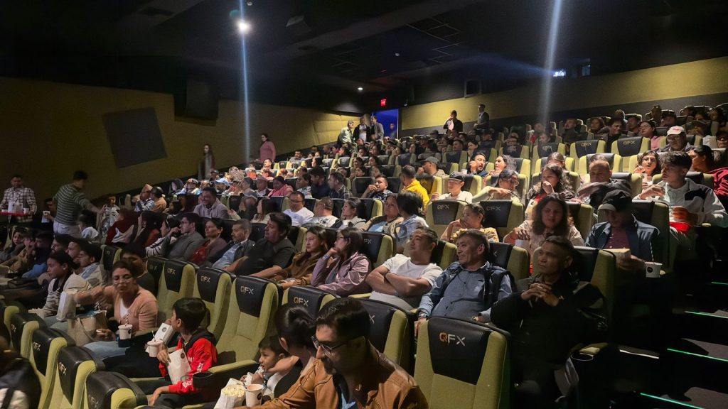 परान’ हेर्न दर्शकको ओइरो,