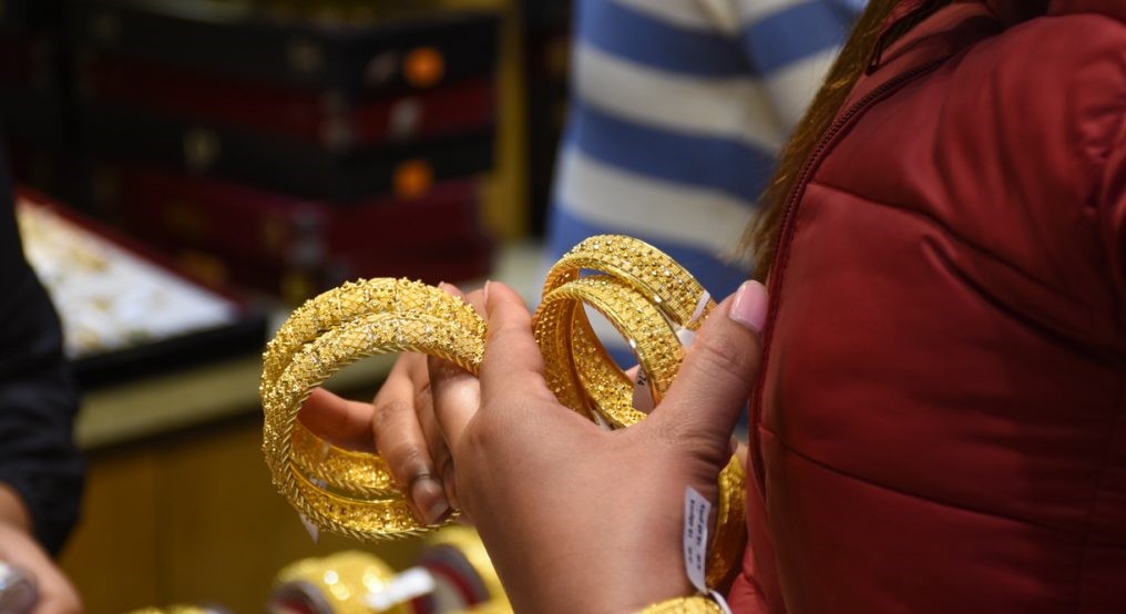 आज पनि बढ्यो सुनको भाउ, तोलाको ३ लाख नाघ्यो