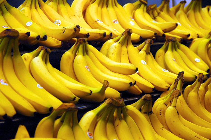 केरा आयात कडाइपछि बजारमा हाहाकार : मूल्य आकासियो, किसान–व्यवसायीबीच चर्कियो विवाद